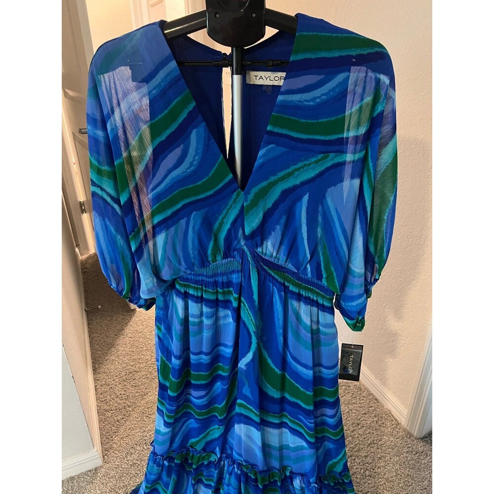 NWT! Taylor Dolman Elbow Sleeve V-Neck Smocked Empire Waist Dress Women’s 16 - Picture 3 of 12